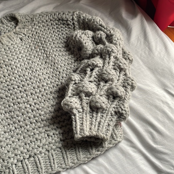 Vici bubble sleeve cardigan and it’s hand knit - Picture 3 of 5